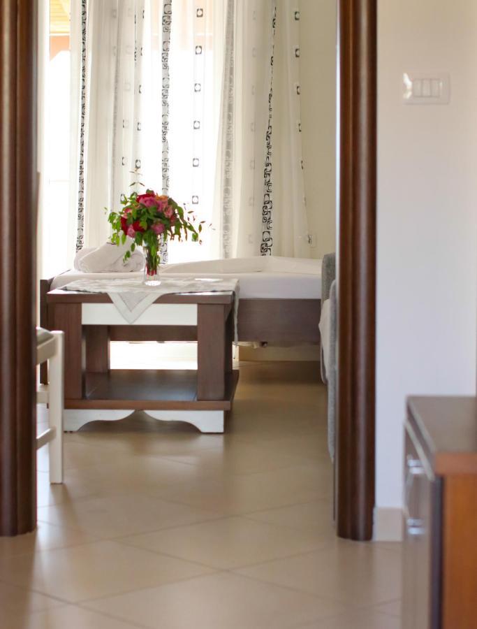 Apartments Vila Roboci ซารานเดอ ภายนอก รูปภาพ