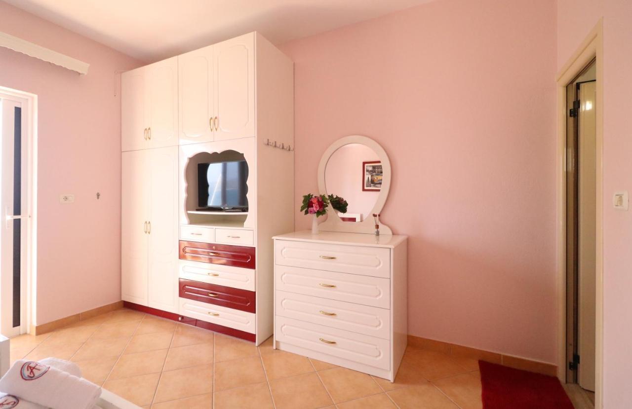 Apartments Vila Roboci ซารานเดอ ภายนอก รูปภาพ