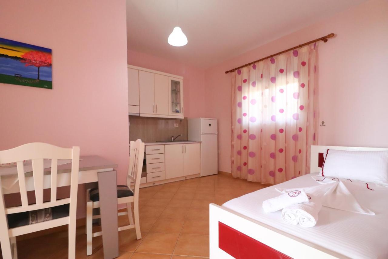 Apartments Vila Roboci ซารานเดอ ภายนอก รูปภาพ